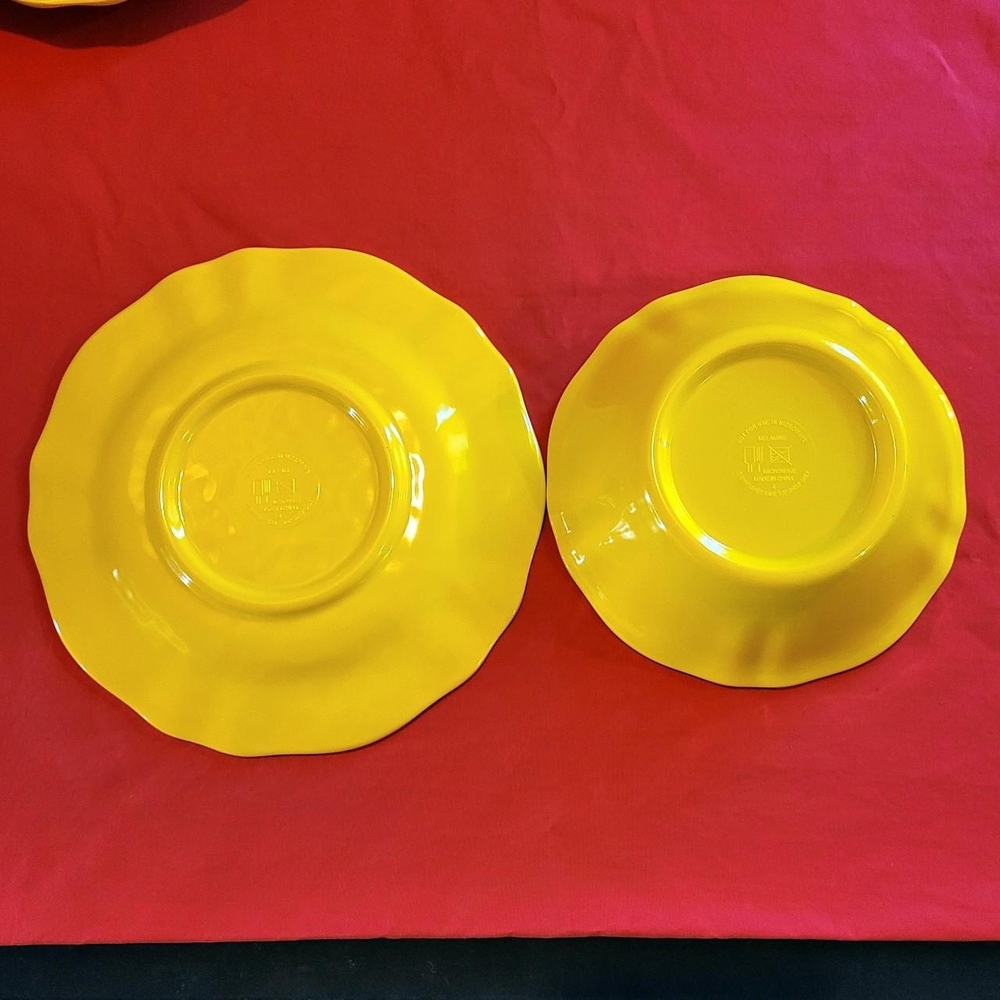 Sunflower Yellow Dinnerware Set - Picture 7 of 7